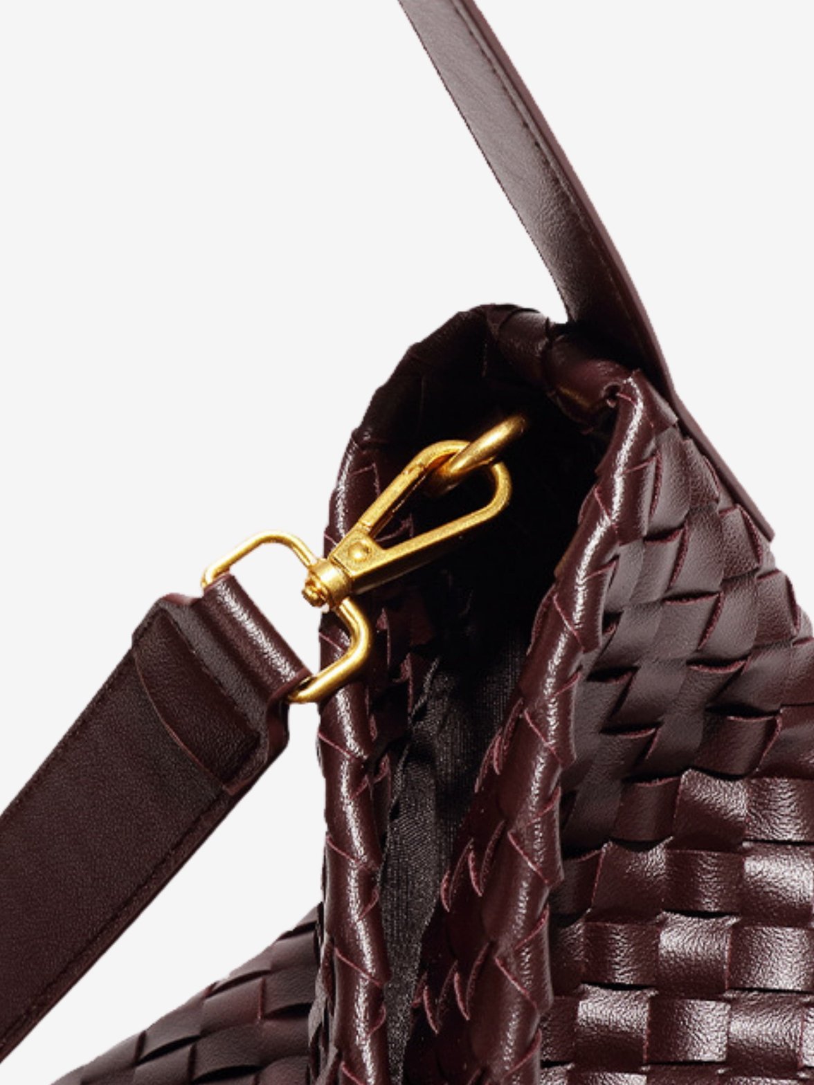 Détail des finitions du sac raffiné