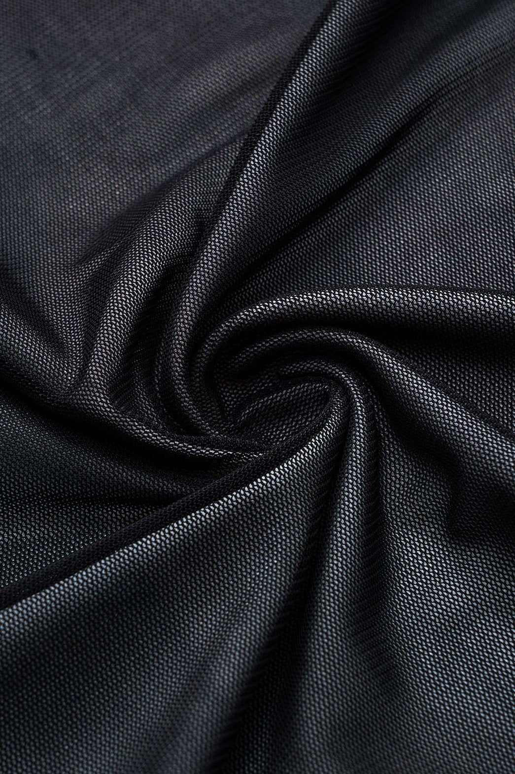 Haut épaules dénudées noir détail tissu grâce