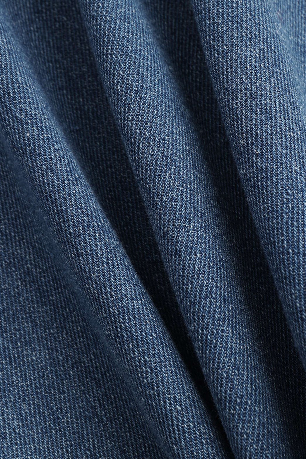 Jean droit taille haute vue latérale étoile