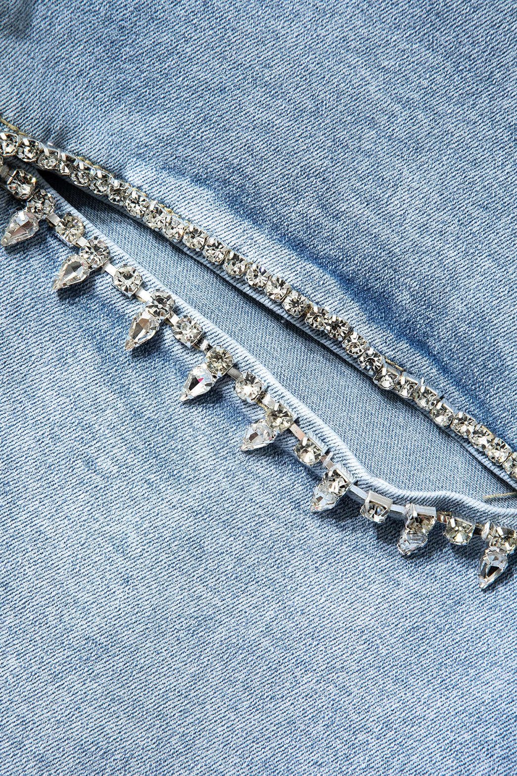Vue rapprochée des finitions strass brillantes nuage