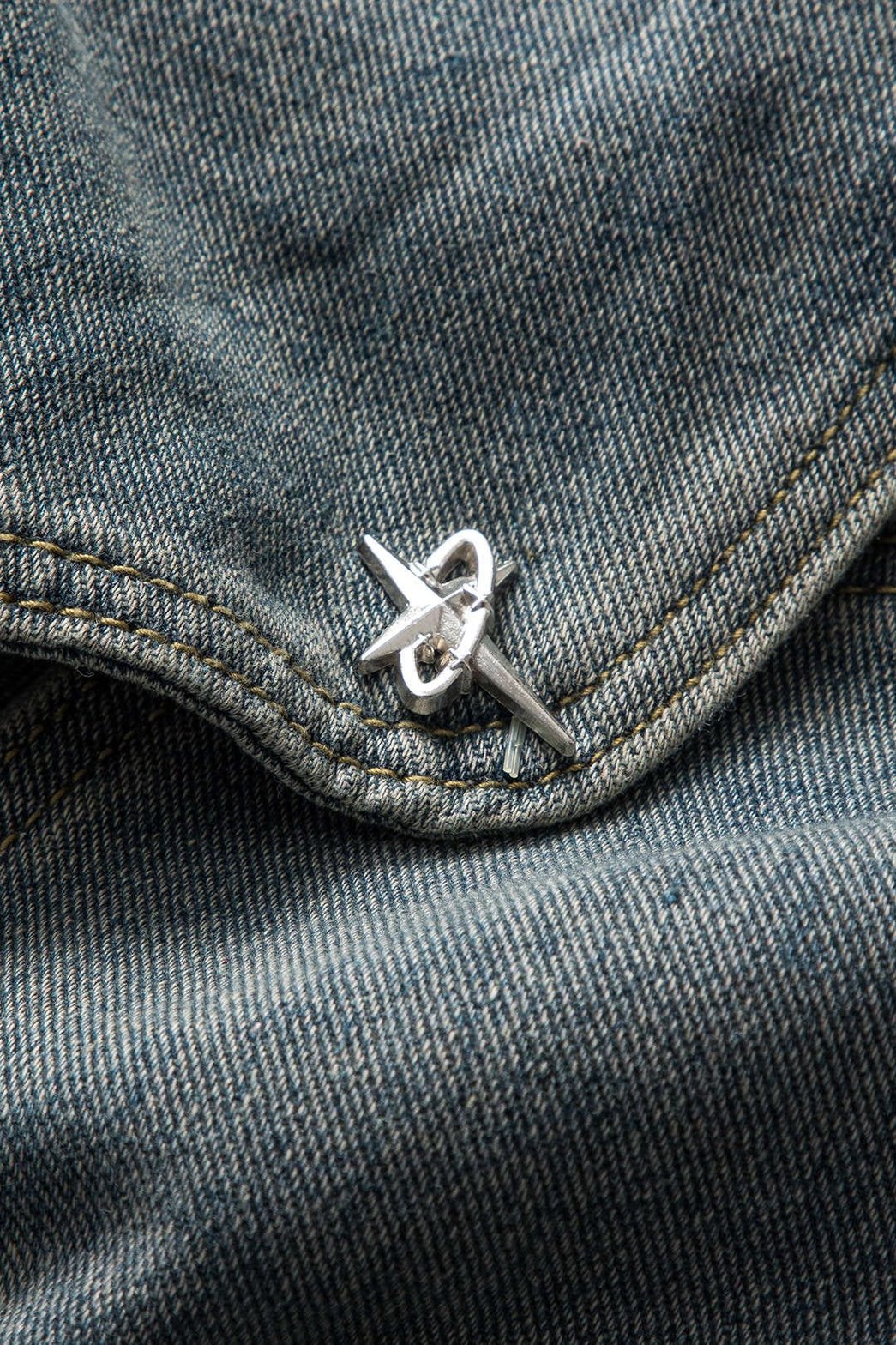 Jean déstructuré vue arrière liberté