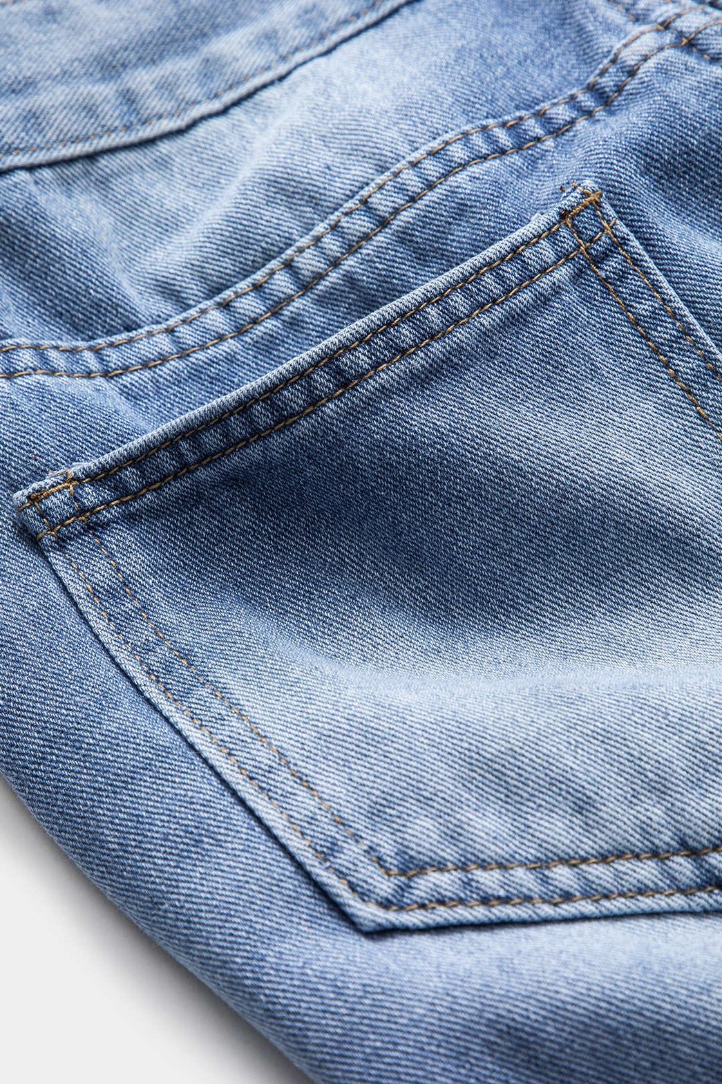 Portrait jupe denim style casual pluie