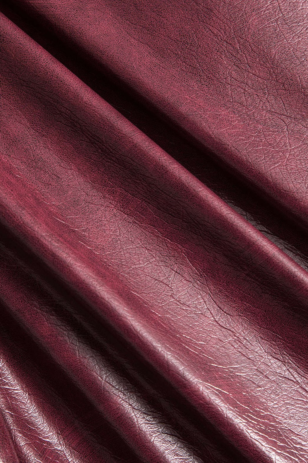 Jupe fendue en similicuir bordeaux coupe ajustée chic