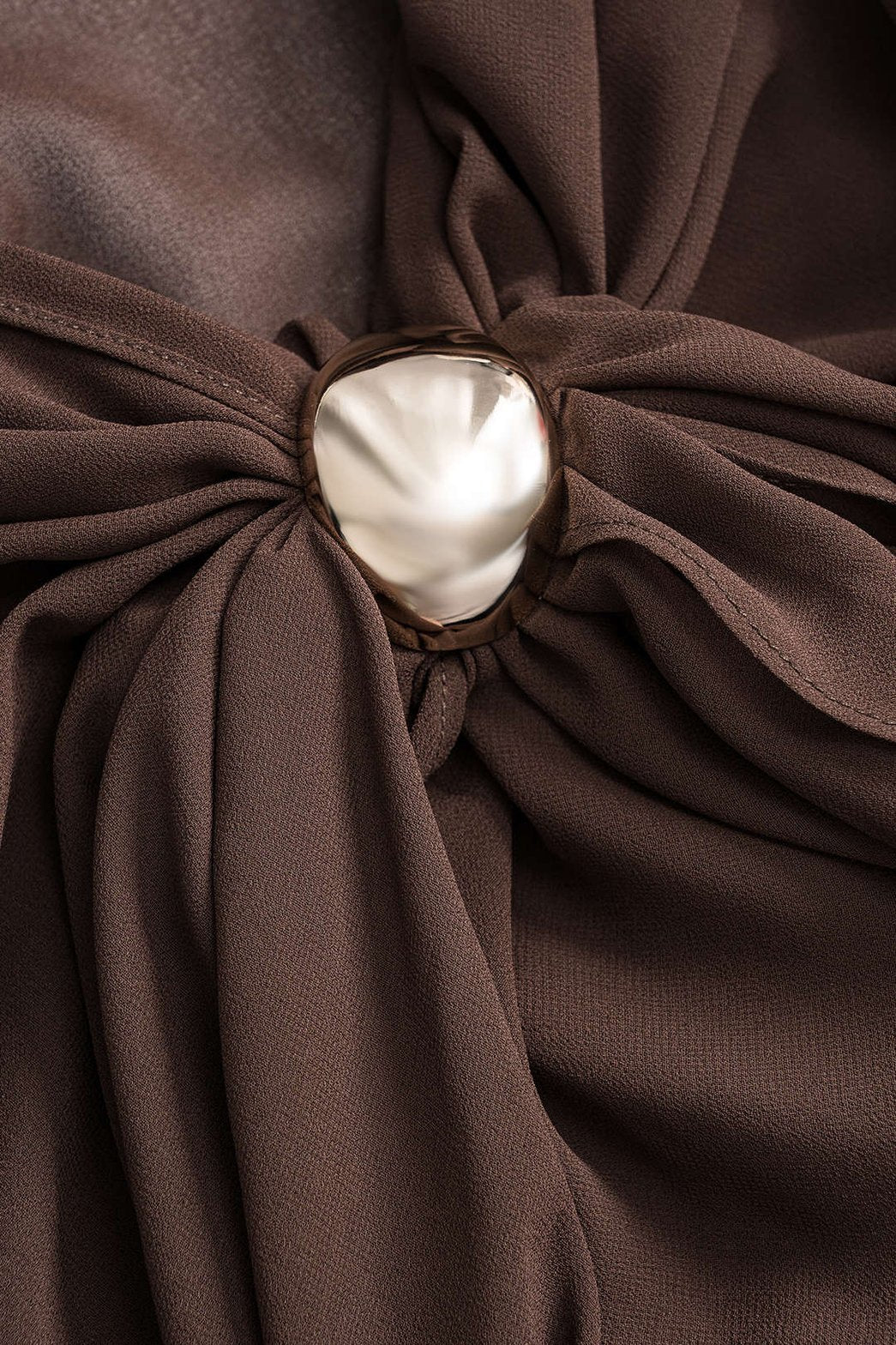 Jupe plissée métallisée vue de dos étoile