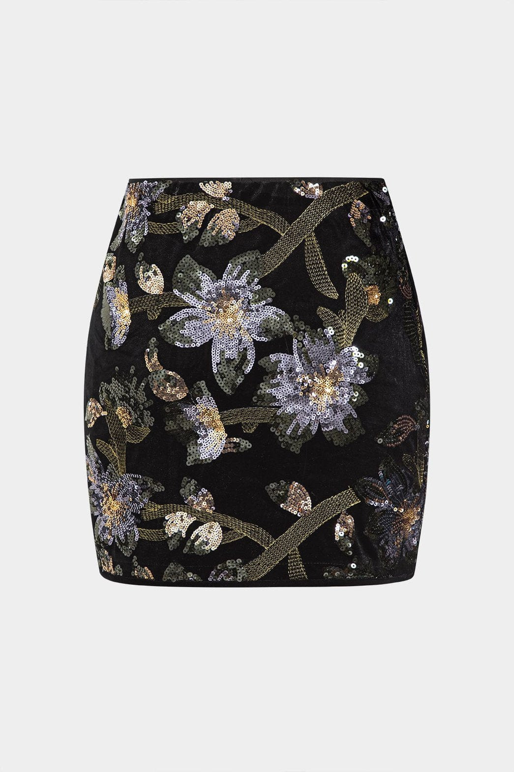 Détail broderie pailletée sur velours gracieux