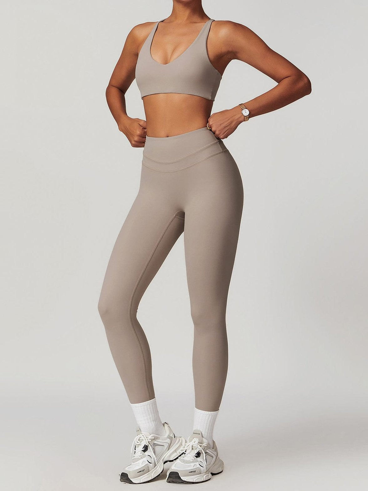 Legging sport beige ajusté souple