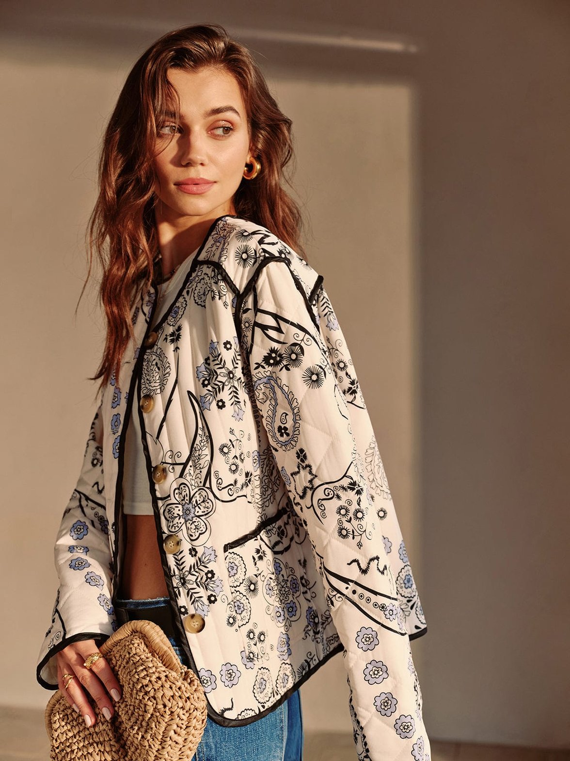 Manteau bohème motif paisley détail de la coupe légèreté