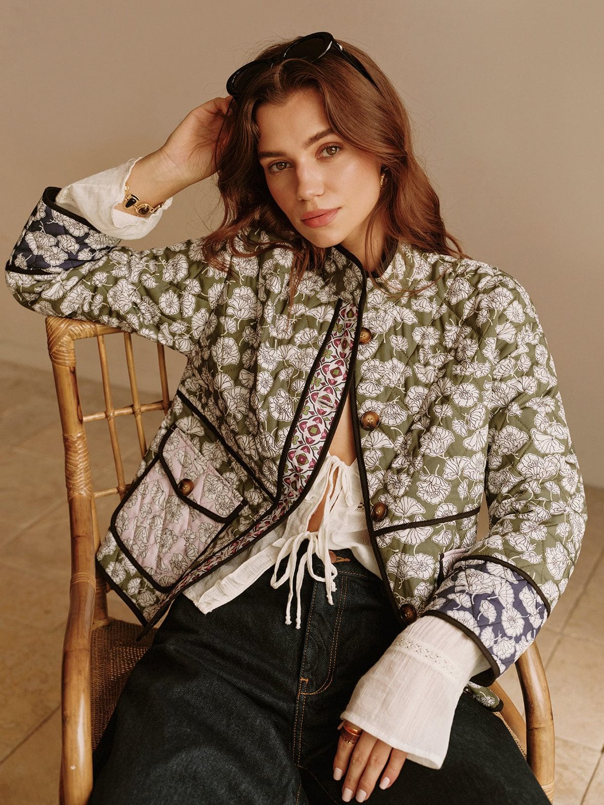 Manteau à motifs floraux élégance