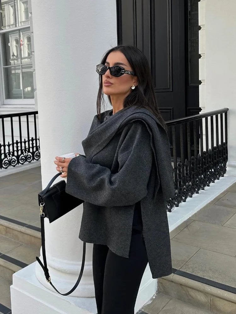 Manteau cape moderne avec écharpe sophistication