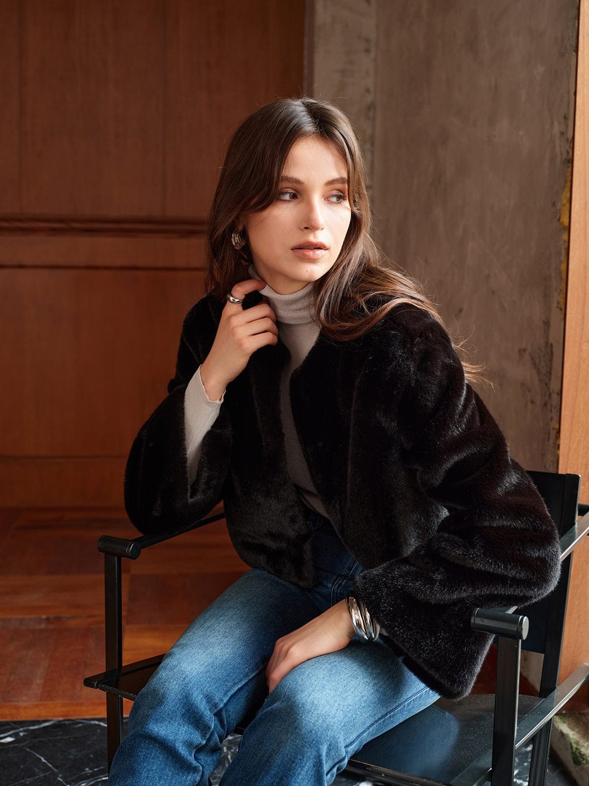 Manteau fausse fourrure vue latérale confort