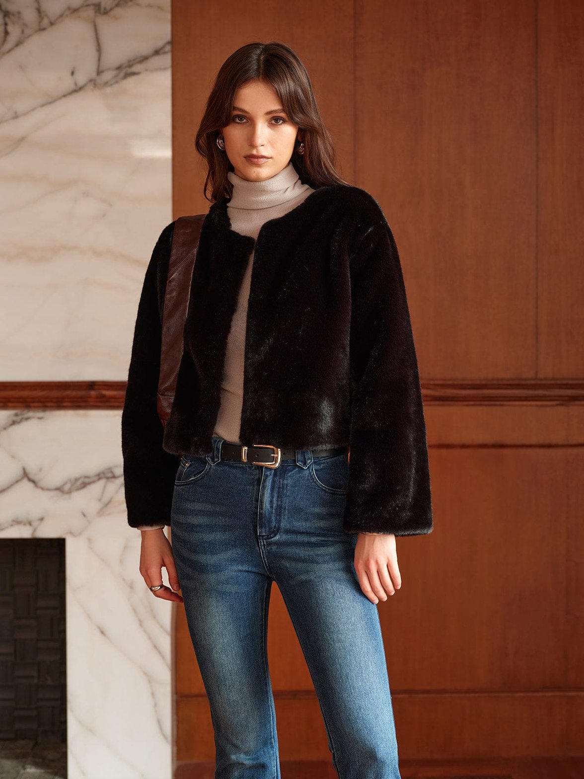 Manteau élégant col rond finesse