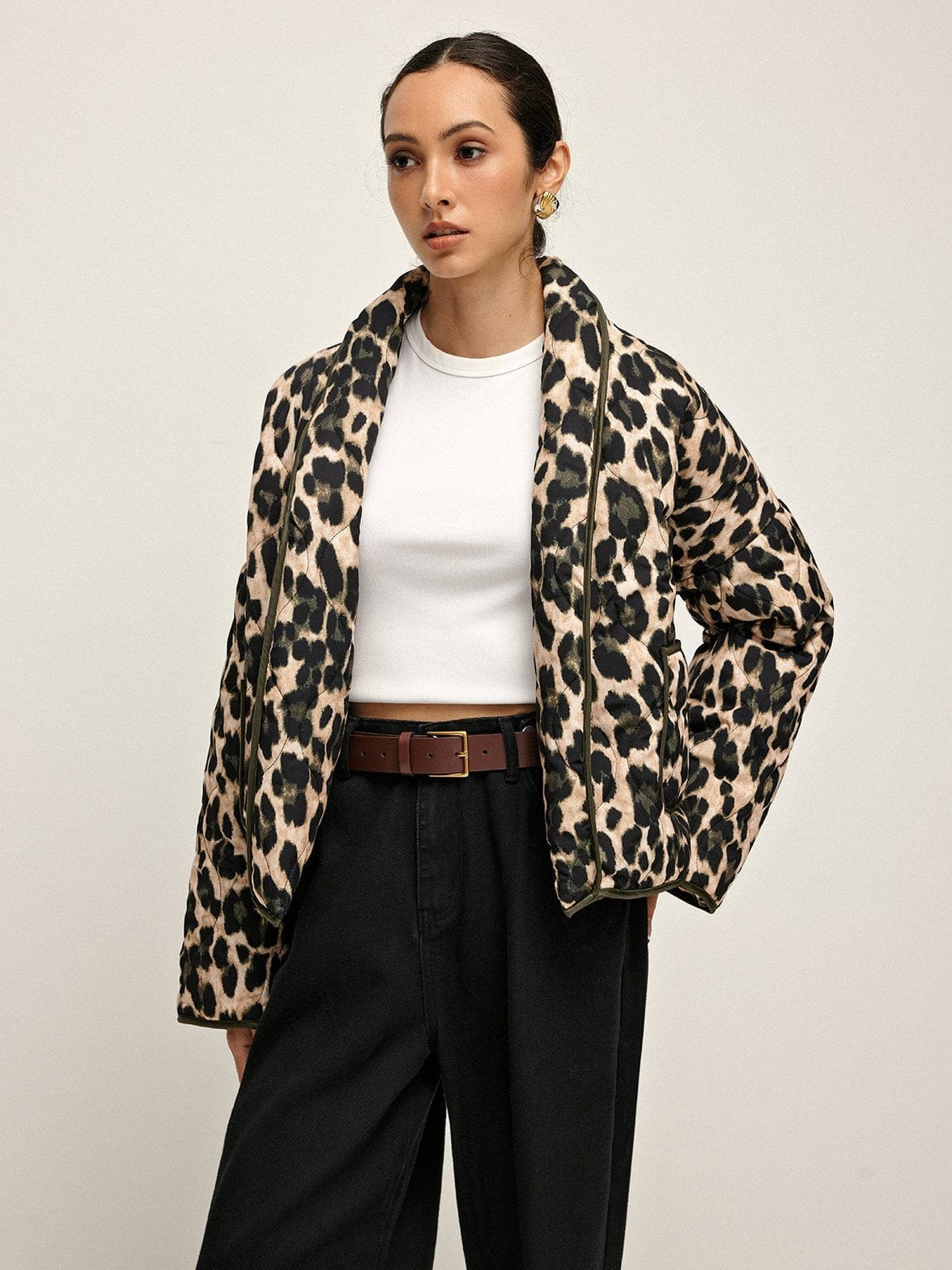 Manteau court motif léopard élégant fleur