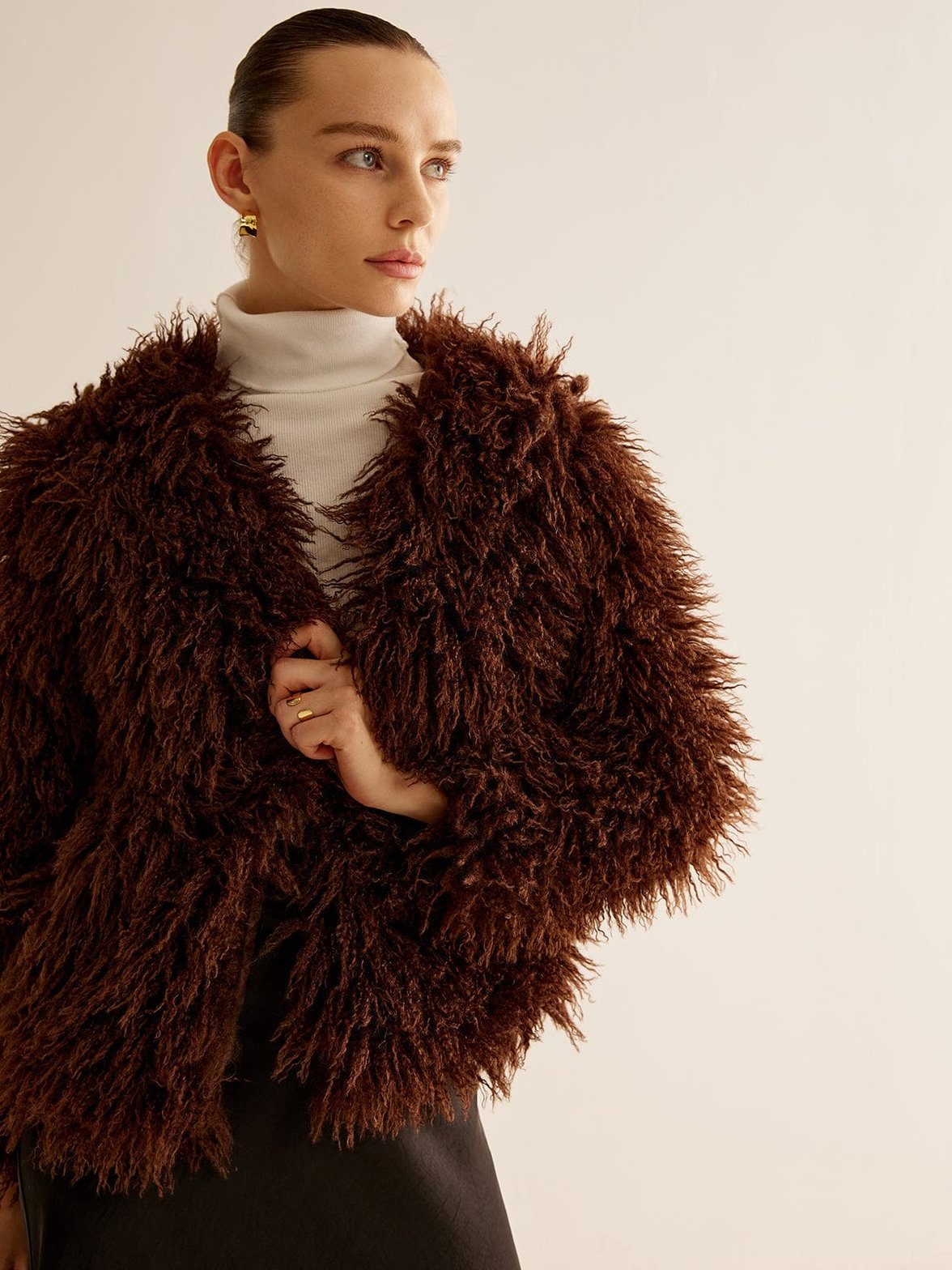 Manteau fausse fourrure marron vue portée glamour