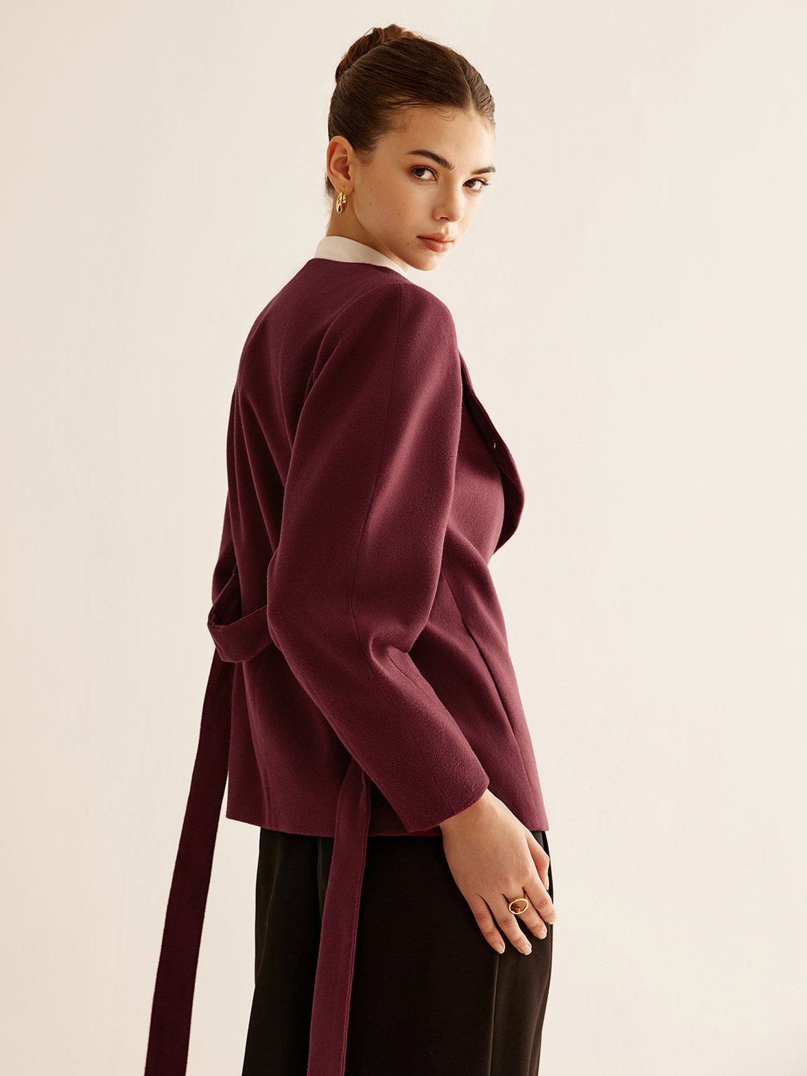 Manteau tweed bordeaux détail tissu charme