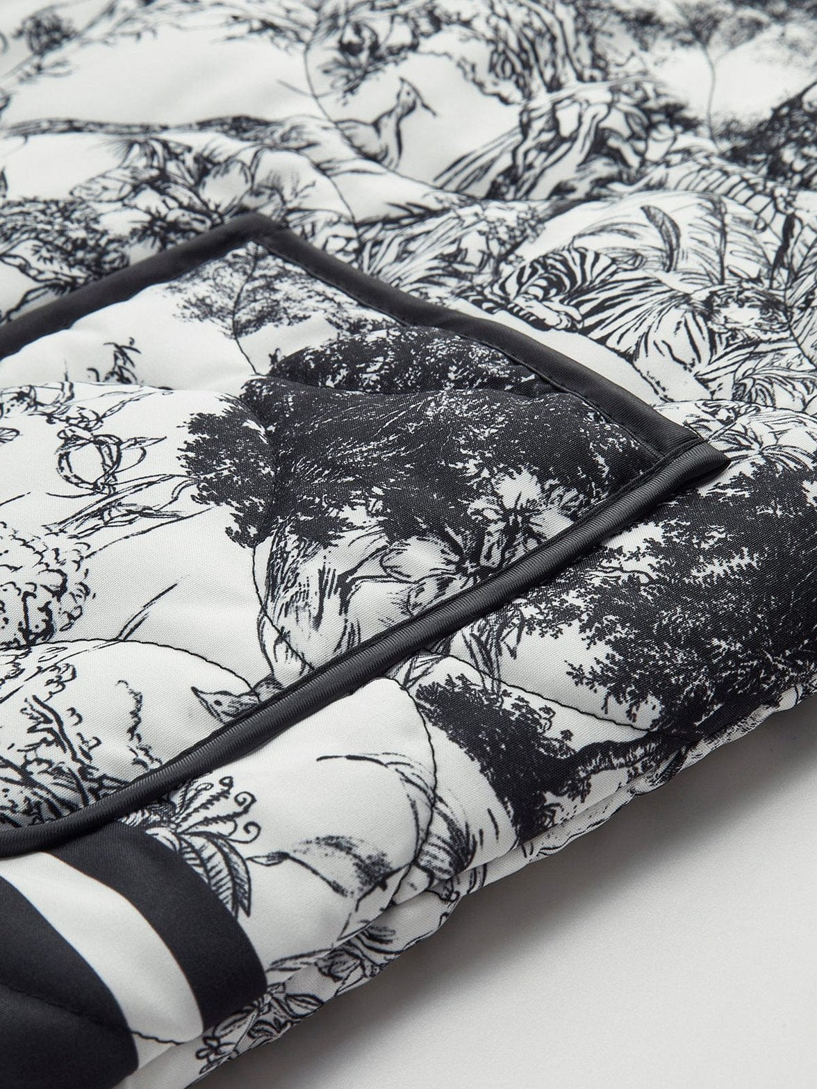 Manteau bohème détail motif floral pluie