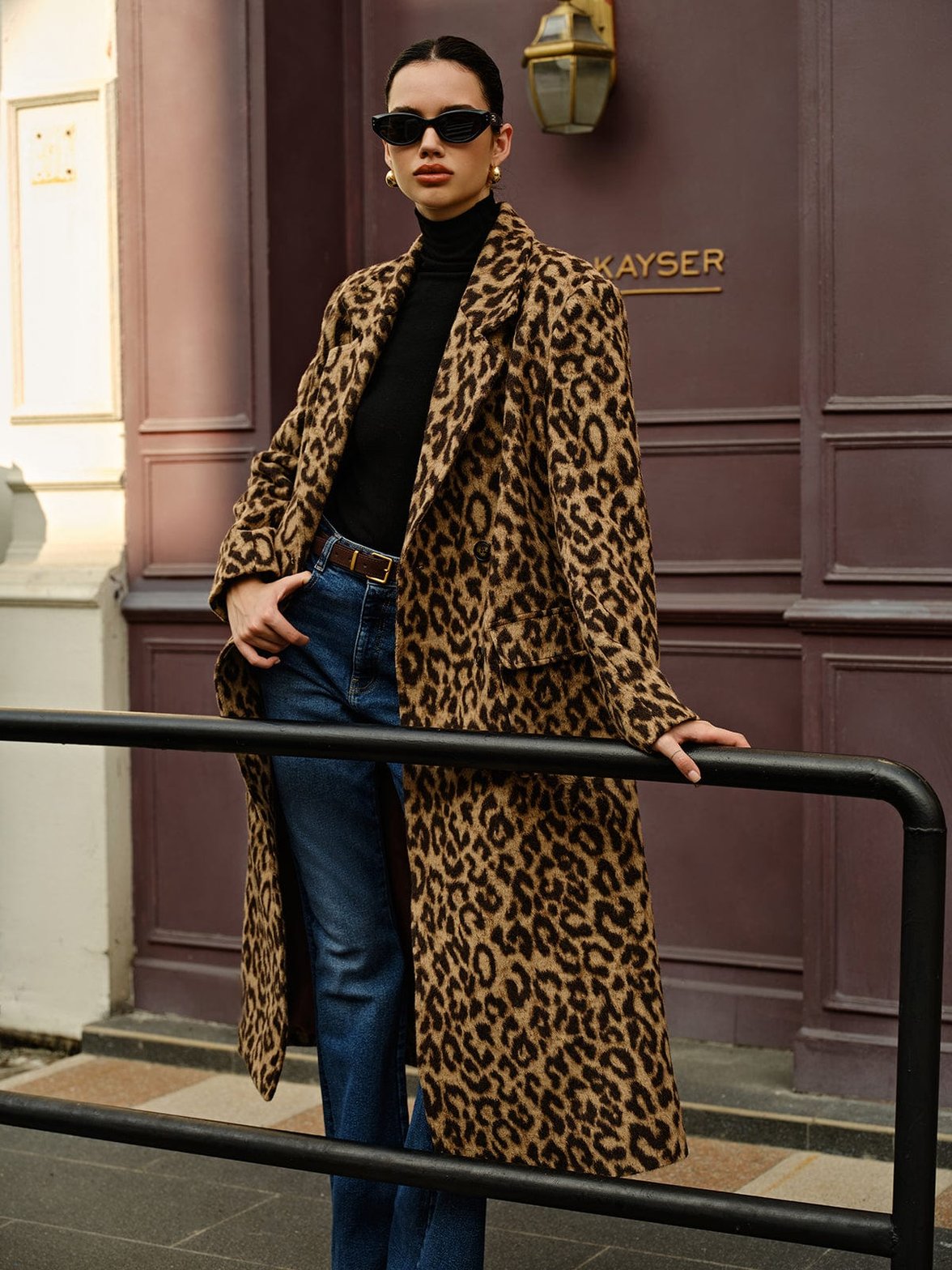 Détail tissu manteau motif léopard chaleur