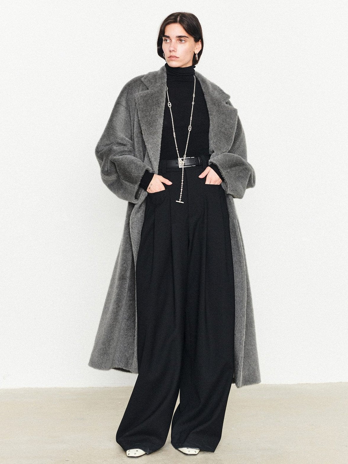 Manteau long gris moderne éclat