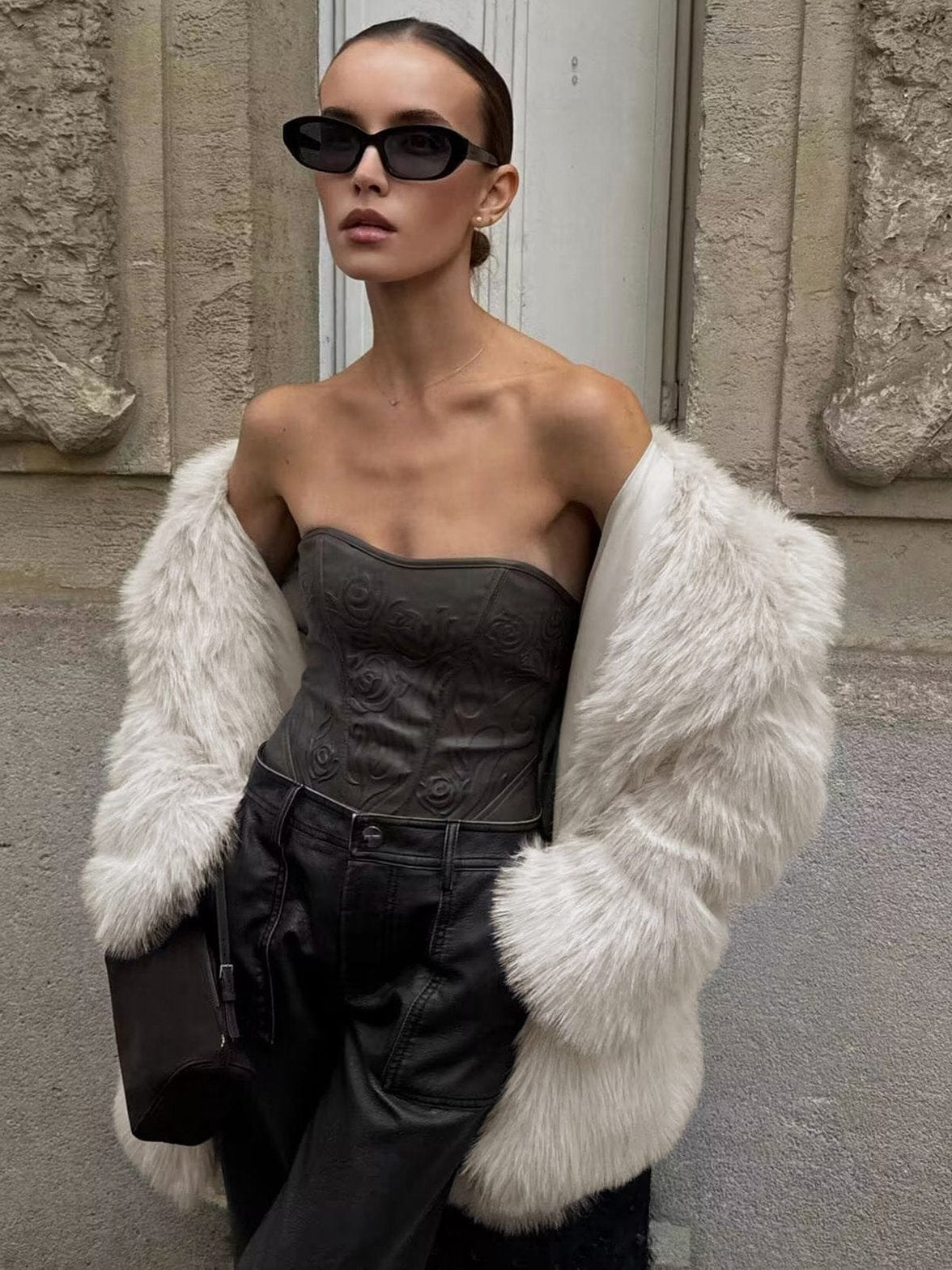 Manteau fausse fourrure blanc tendance luxe