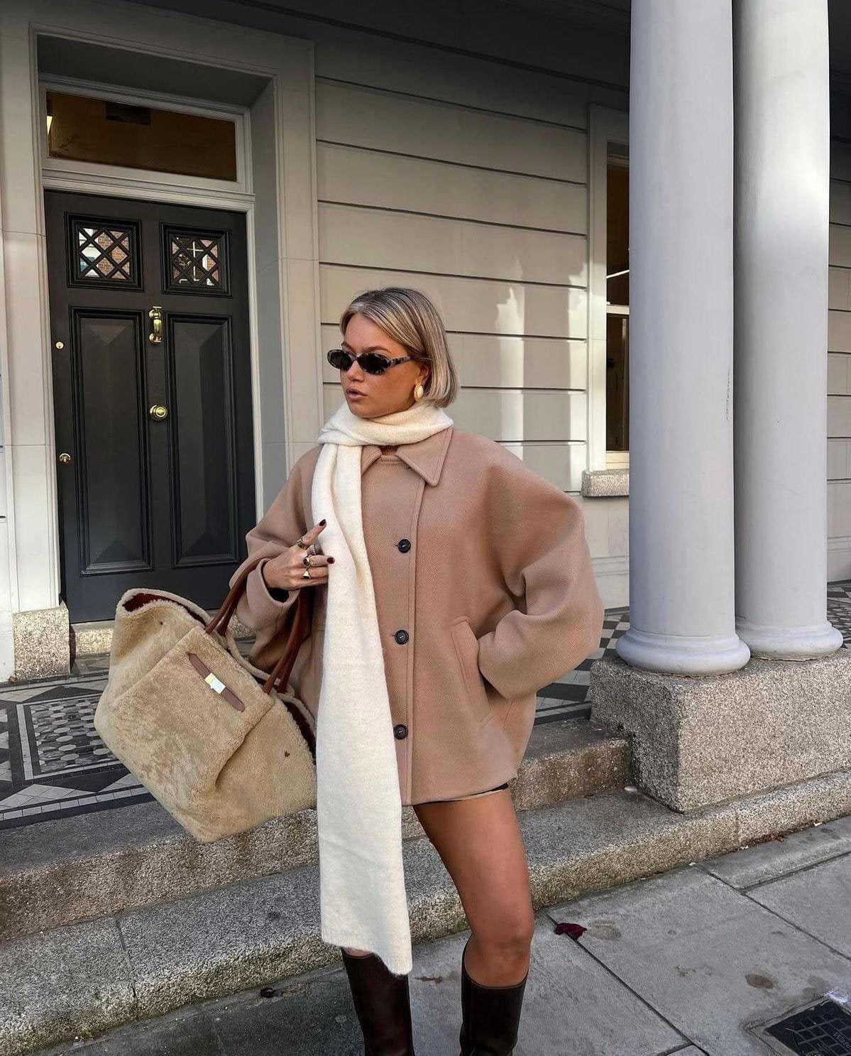 Vue de face manteau chic