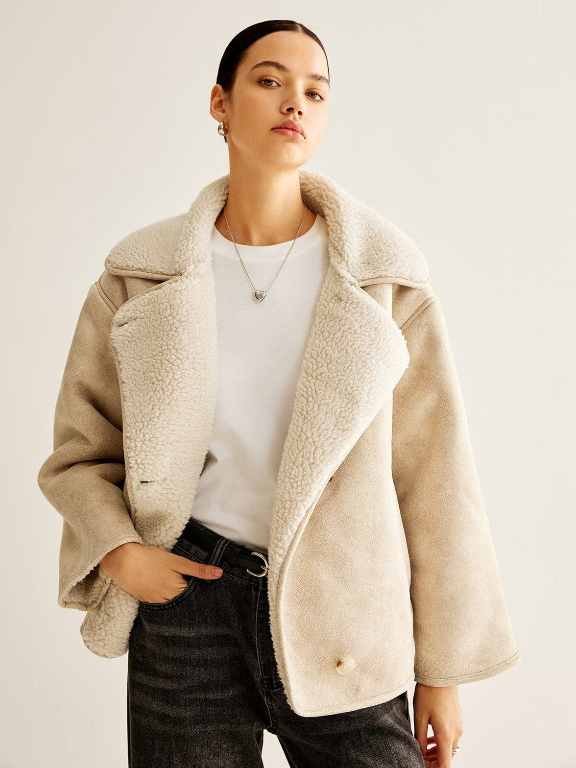 Manteau polaire beige vue de profil chaleur