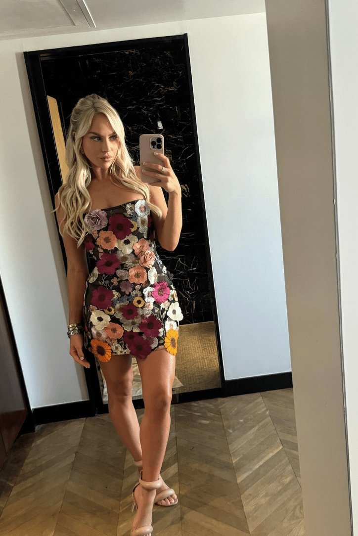 Mini robe florale élégance charme