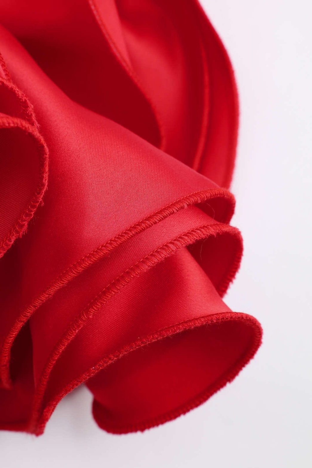 Robe mini dos nu rouge détail volants nuage