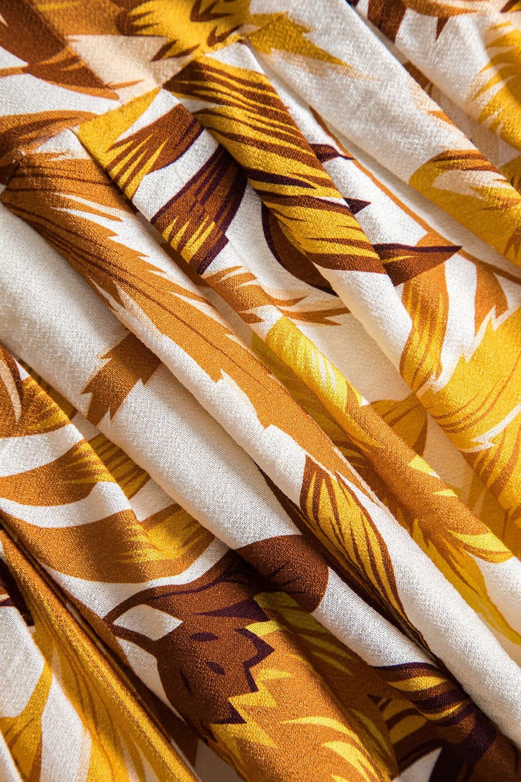 Robe mini fleurie col V vue de côté étoile