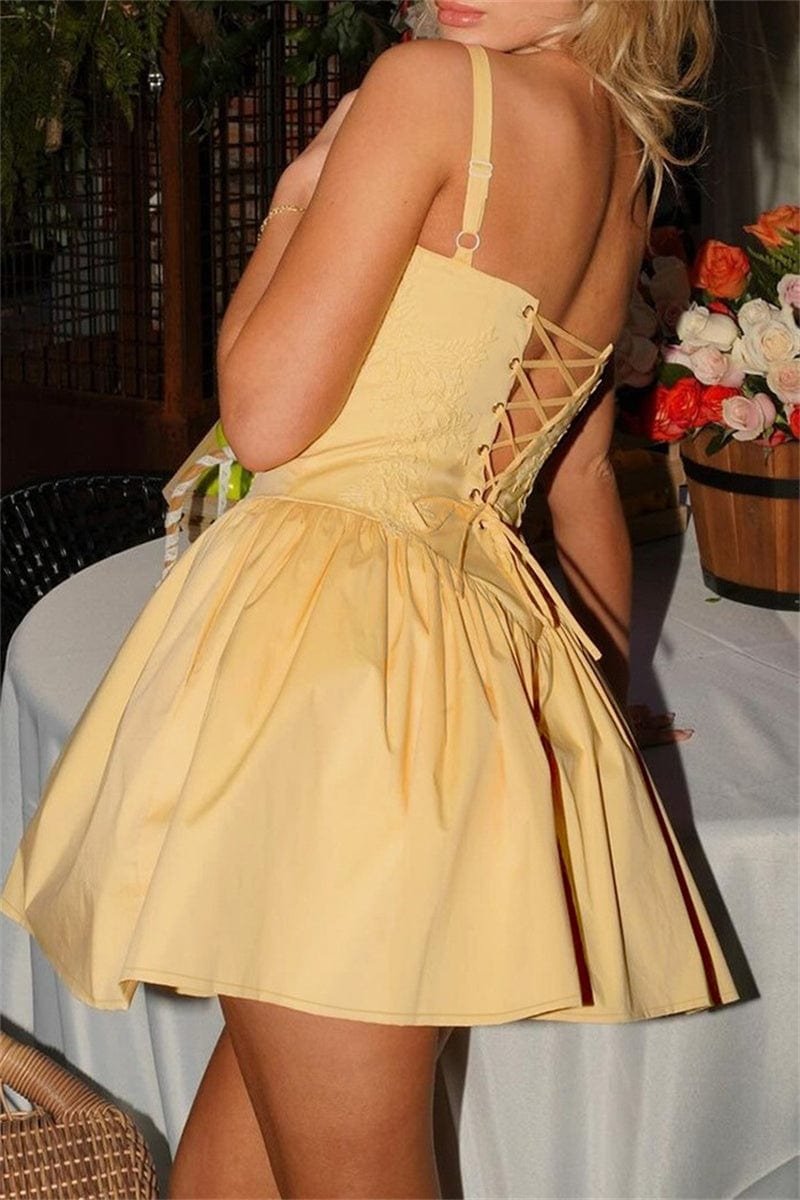 Robe courte ajustée glamour étoile