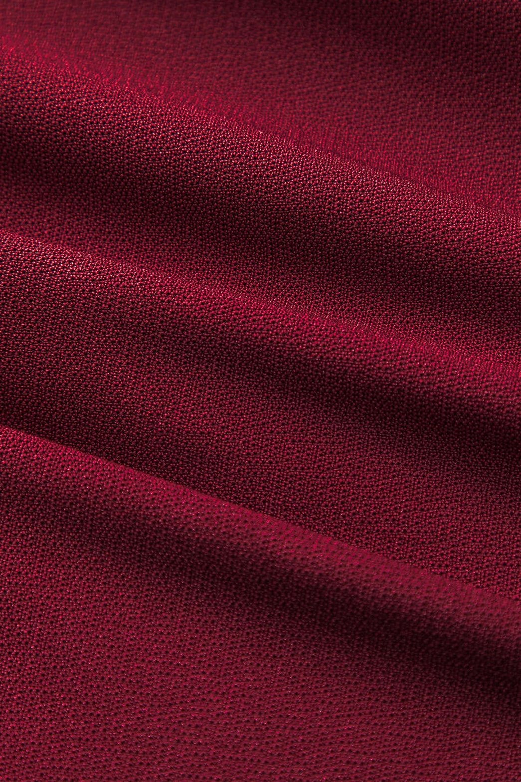 Robe mini bordeaux détail des fleurs 3D style