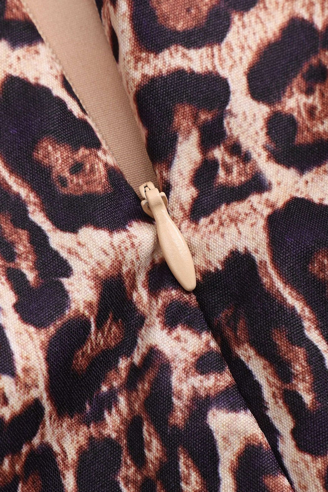 Robe léopard dos-nu vue complète nuage