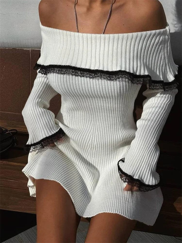Mini robe blanche épaules nues avec dentelle contrastée étoile