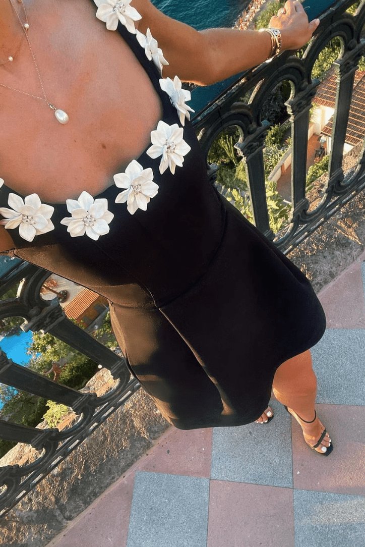 Robe noire applications blanches rêverie
