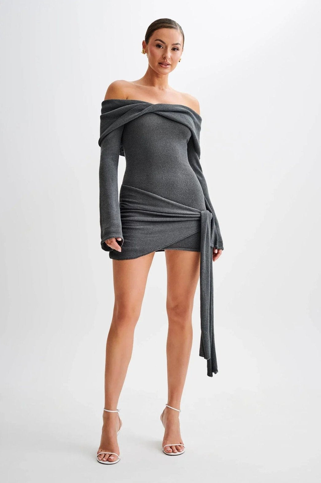 Robe moulante tricotée épaules dénudées cristal