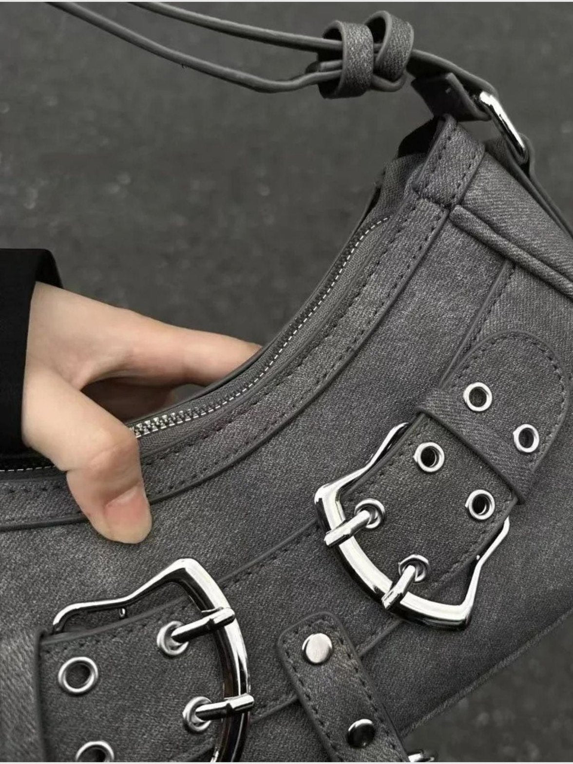 Intérieur spacieux sac bandoulière soleil