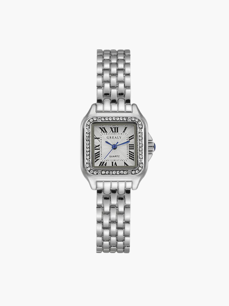Montre luxe détail fermoir perle