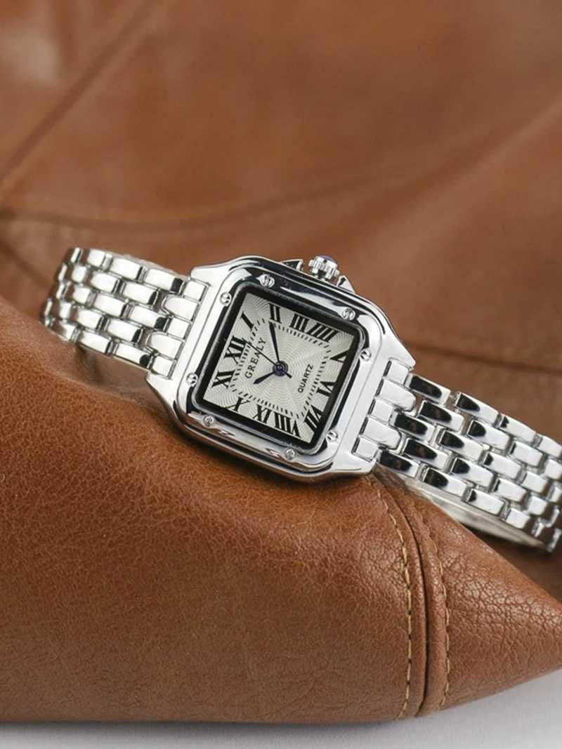 Montre luxe style classique opale