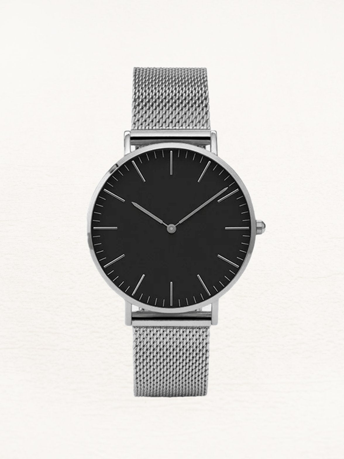 Montre élégante Daphne bracelet maille argenté cadran noir étincelle