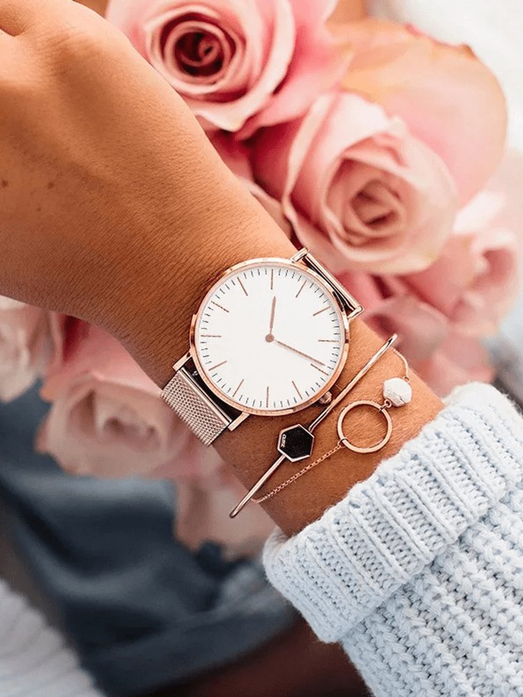 Montre sophistiquée Daphne bracelet maille or rose étoile