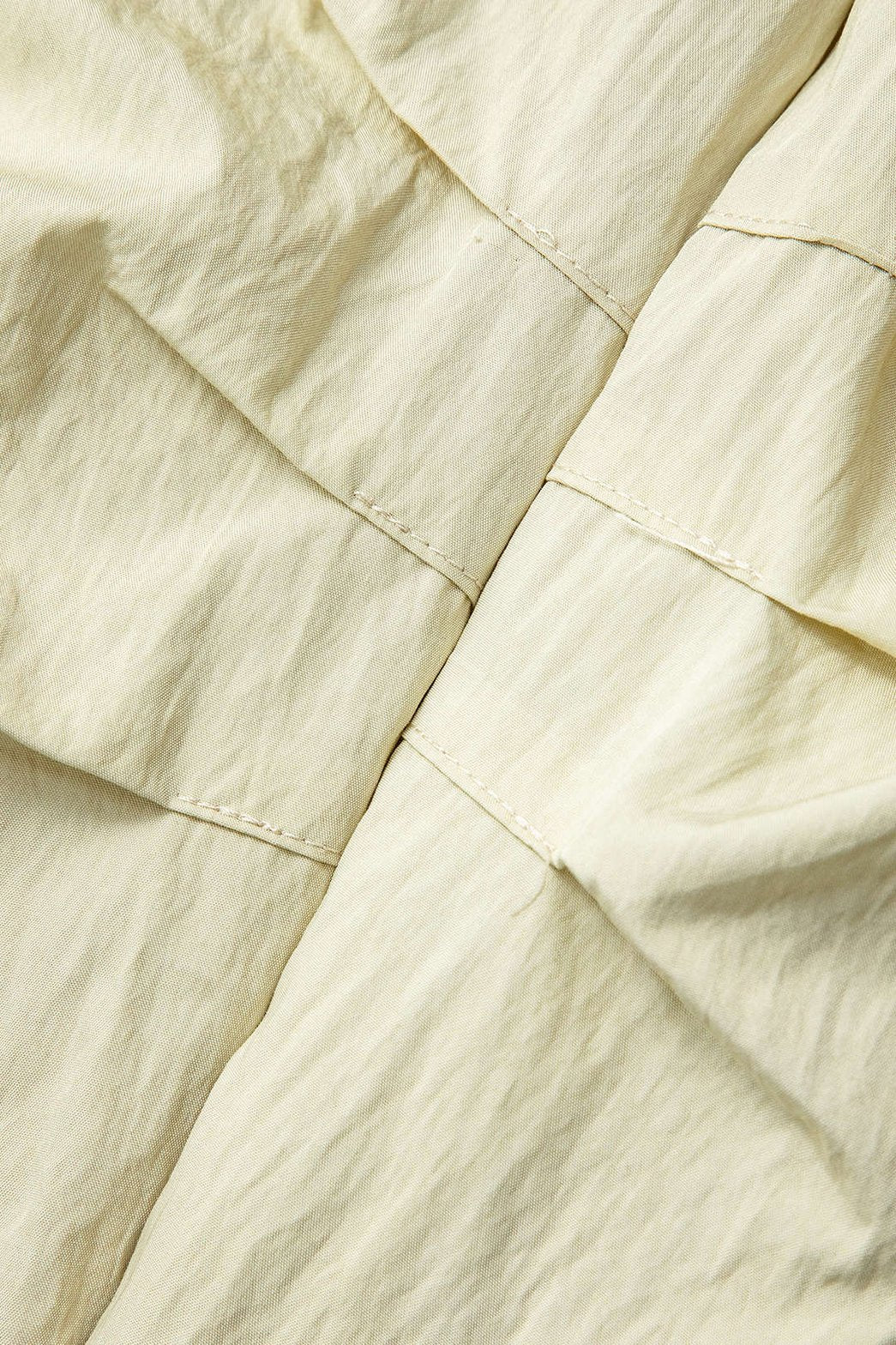 Pantalon cargo beige vue détaillée pluie
