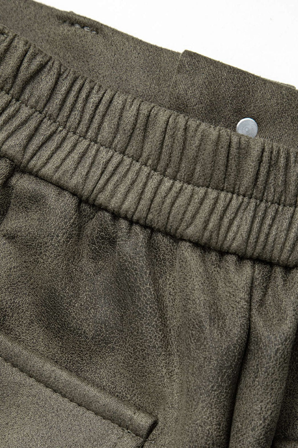 Pantalon cargo kaki vue trois-quarts pluie