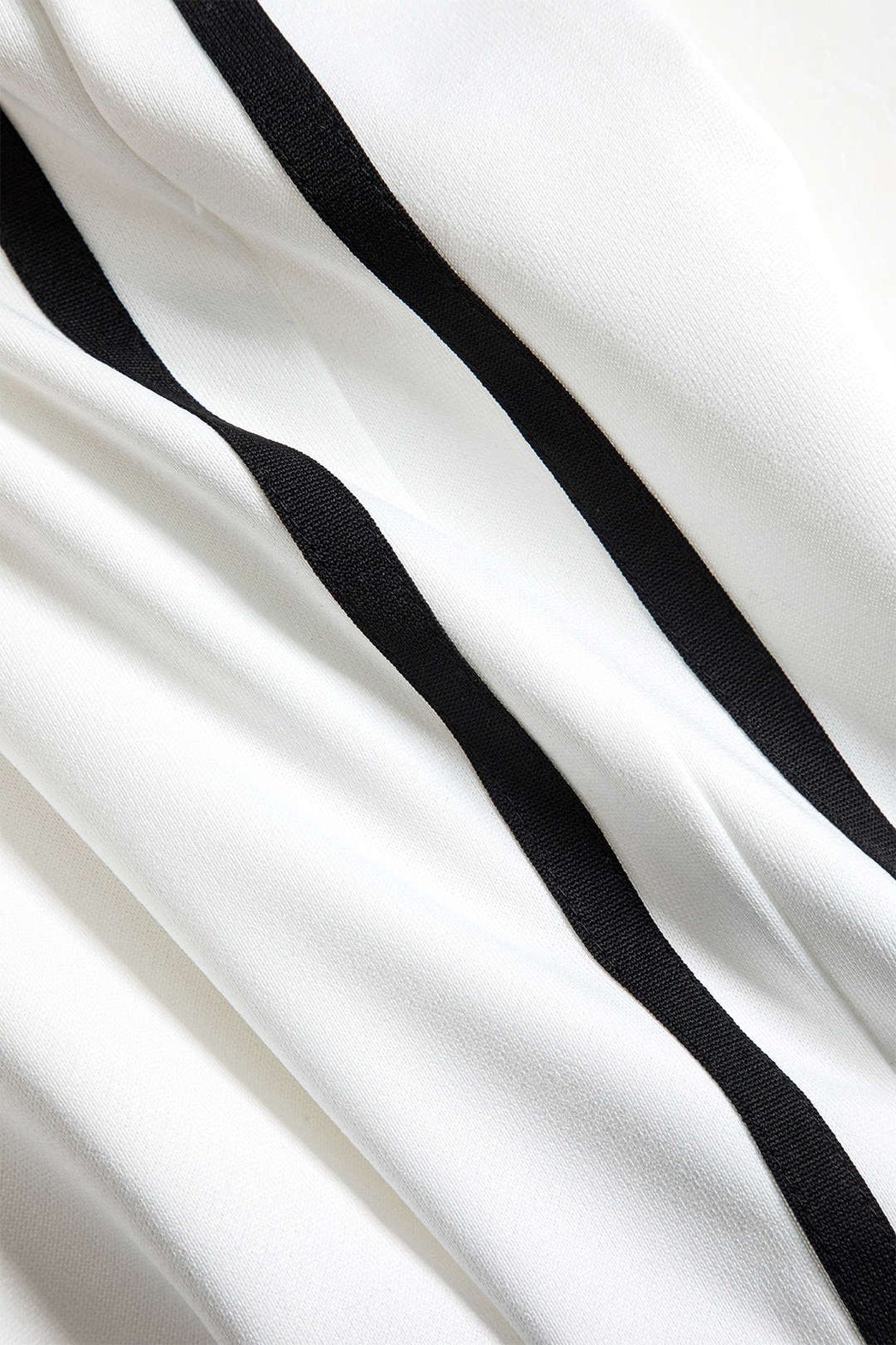 Pantalon blanc coupe moderne fluidité