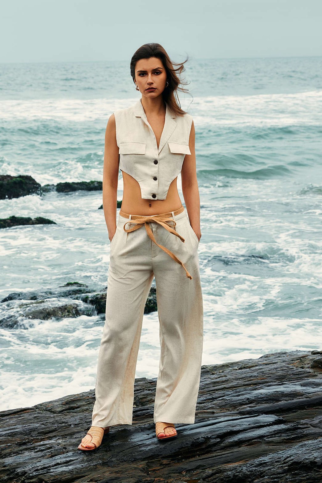 Pantalon palazzo en lin écru sable