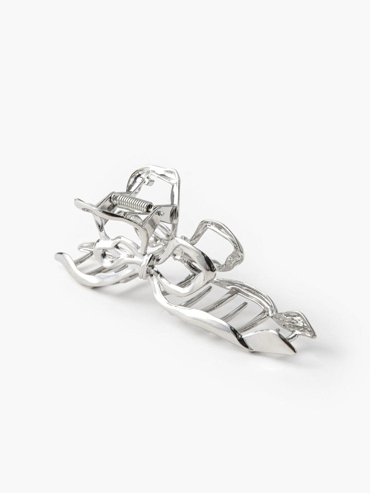 Pince à cheveux métallique vue détaillée cristal