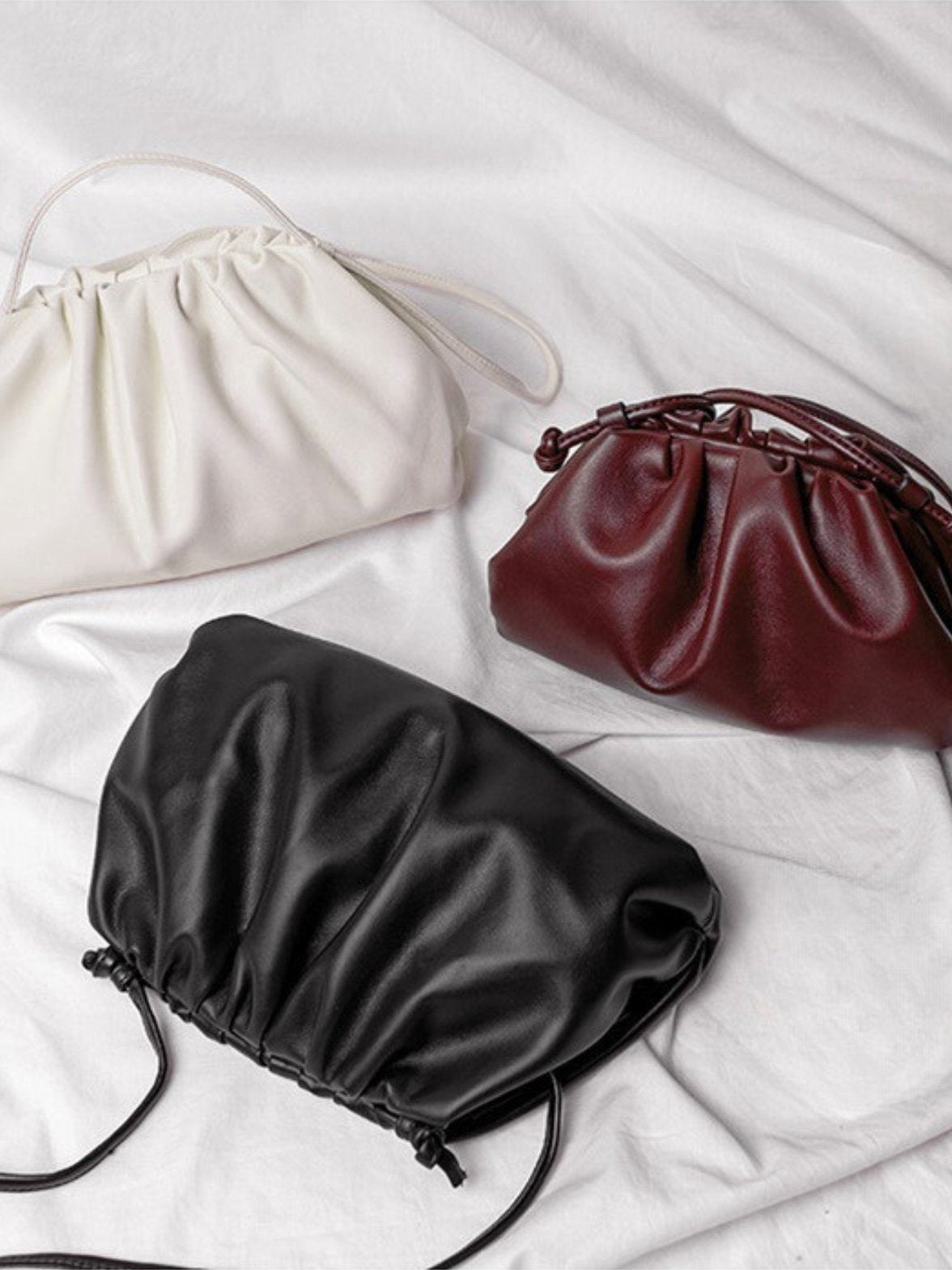 Pochette Luna vue de côté soie