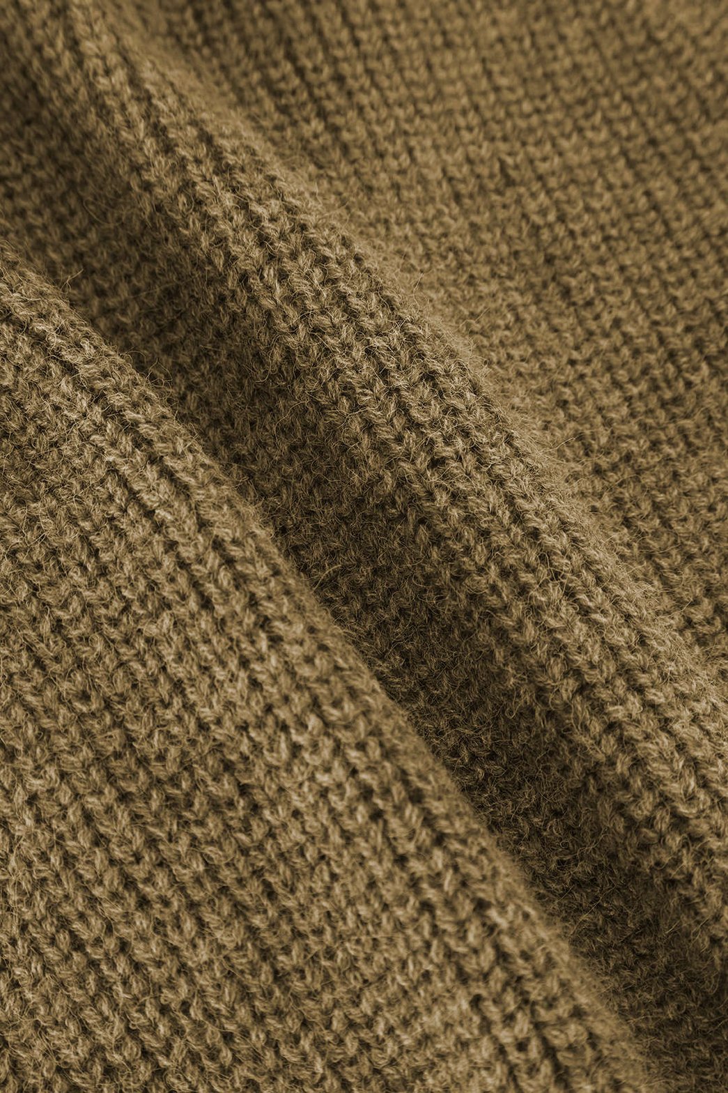 Pull gris col roulé minimaliste