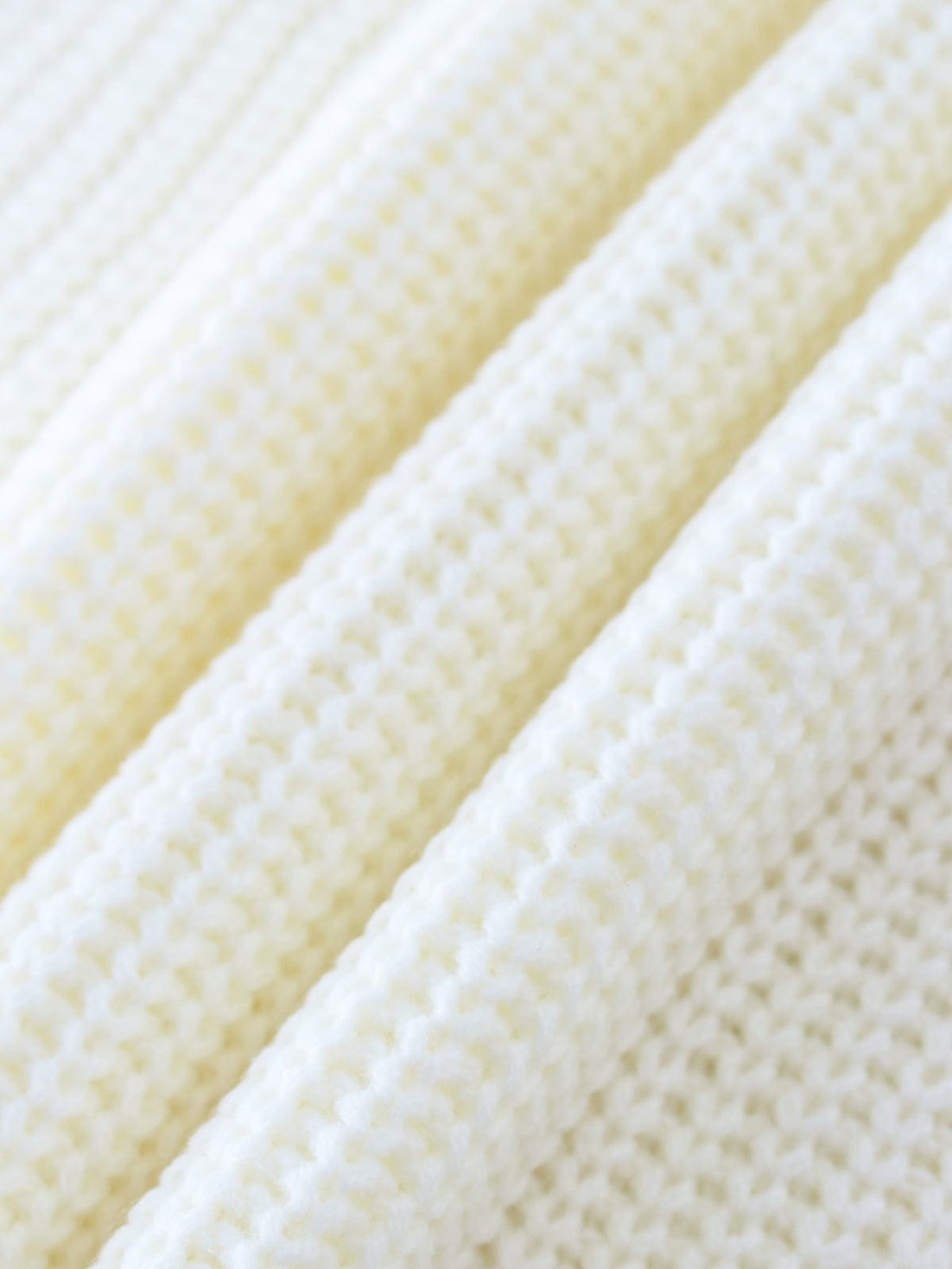 Pull blanc tricoté décontracté soleil