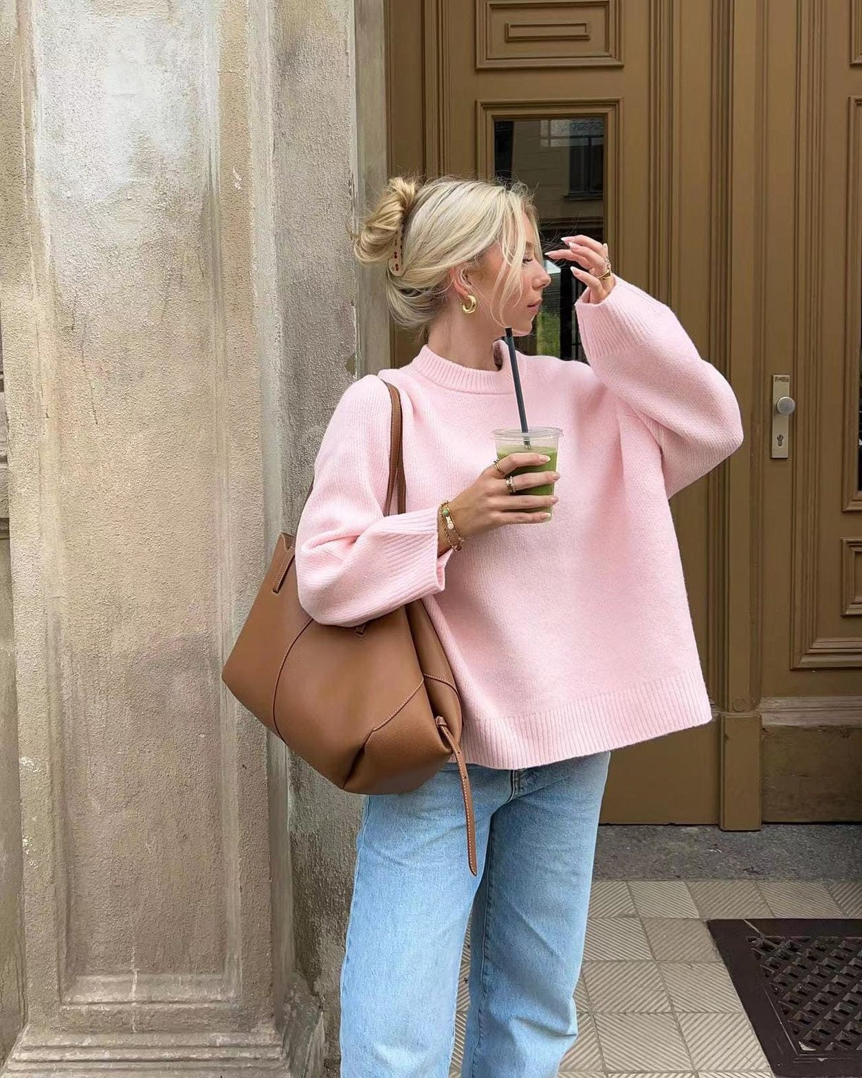 Pull oversize rose pastel vue frontale douceur