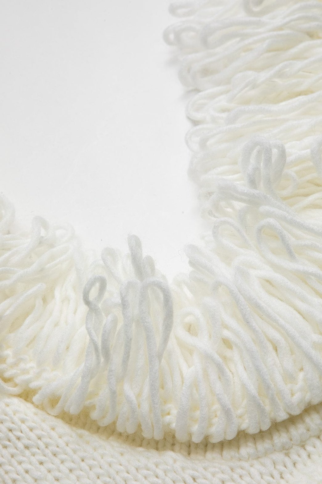 Robe courte à franges blanc cassé lune