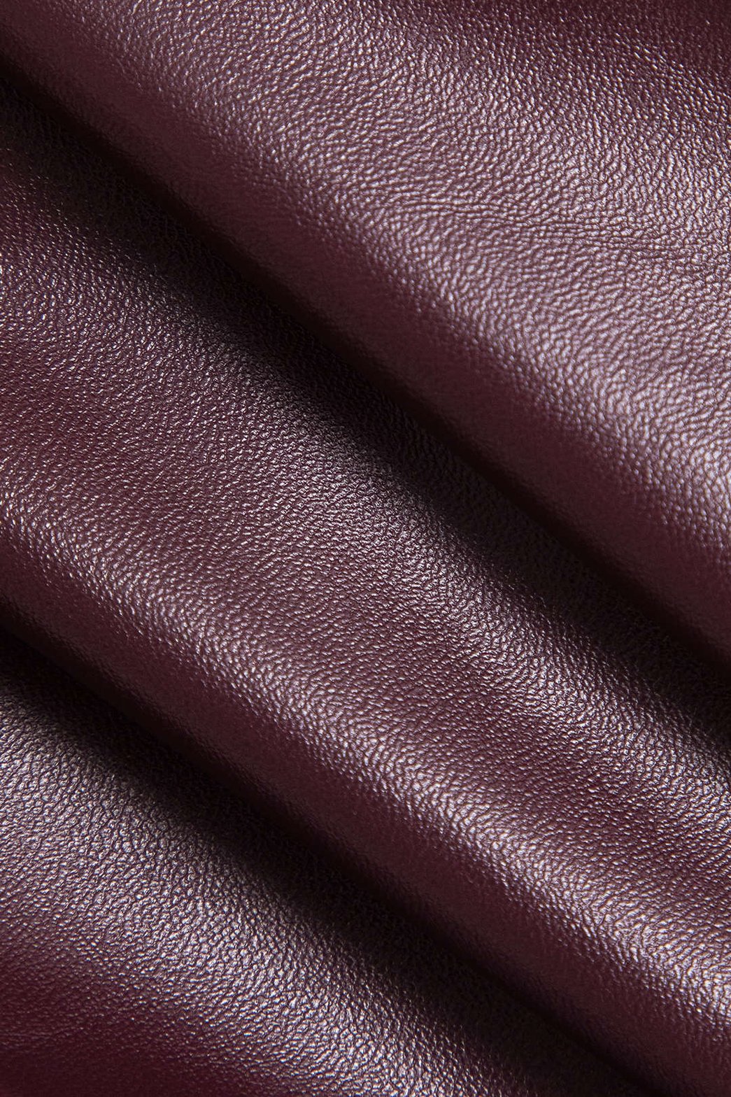 Robe asymétrique bordeaux froncée cristal