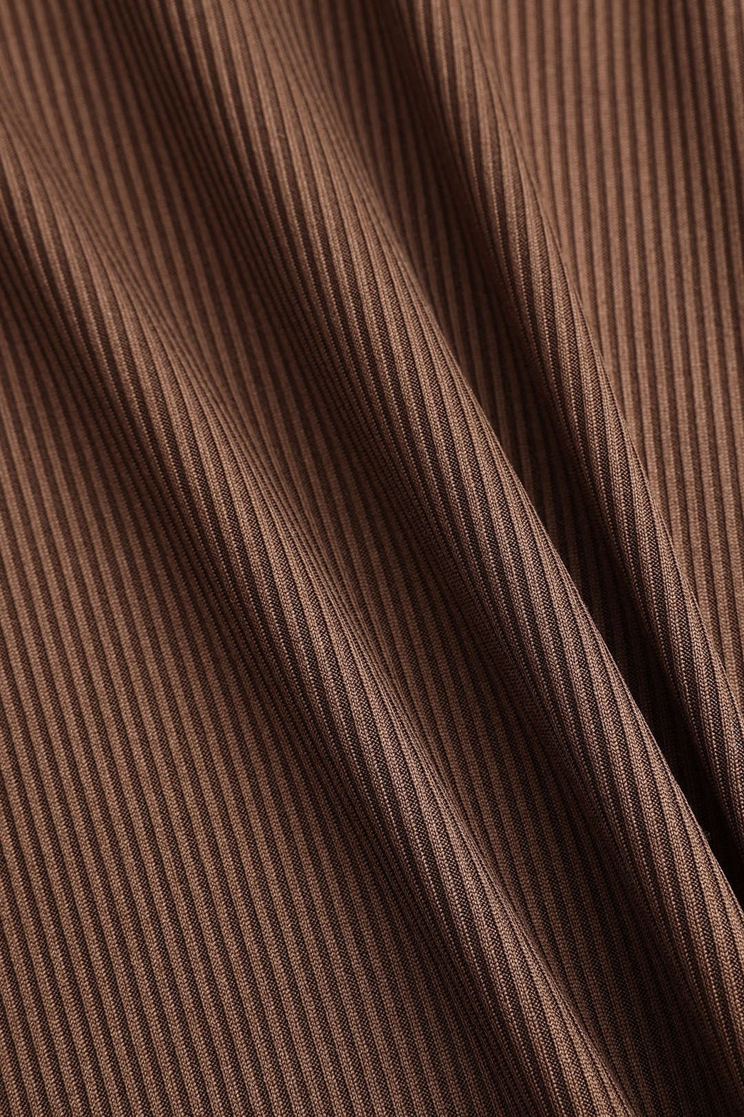 Robe moulante épaules dénudées marron charme